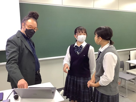 三輪田学園中学校